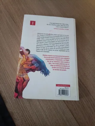 El verano en que mi madre tuvo los ojos verdes