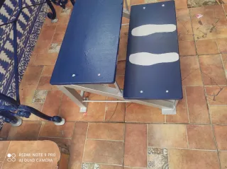 Escalera de dos peldaños azul