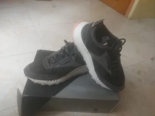 Zapatillas Reebok Negras y Grises