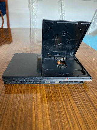 Console PlayStation 2 (PS2) per parti