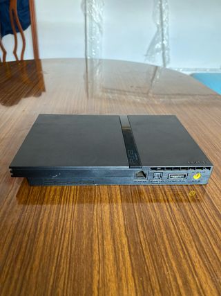 Console PlayStation 2 (PS2) per parti
