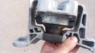 SOPORTE MOTOR MAZDA 3