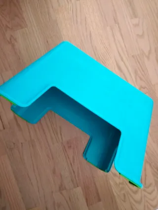 Escalón Ikea Azul y Verde