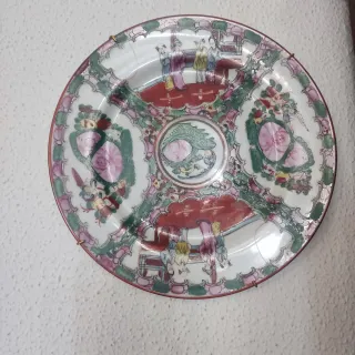 Piatti antichi decorati