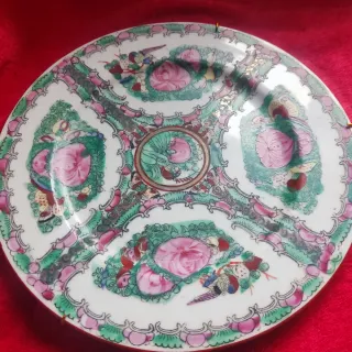 Piatti antichi decorati