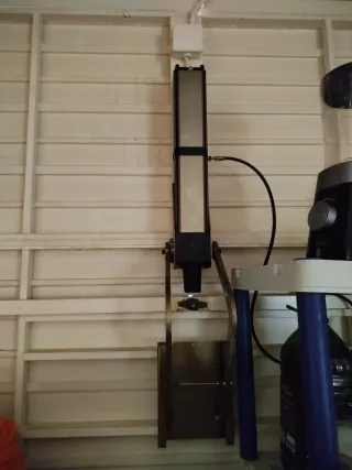 Puerta de garaje y motor.