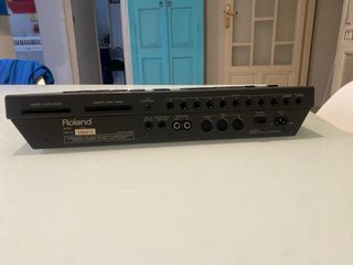 Roland R8 Caja de Ritmos