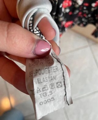 Vestito fantasia floreale nero e rosso