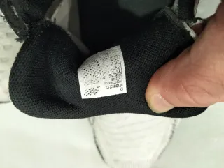 Zapatillas New Balance Blancas y Negras