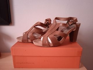 Sandalias de cuero marrón Talla 38