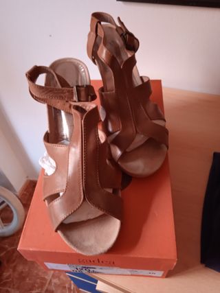 Sandalias de cuero marrón Talla 38