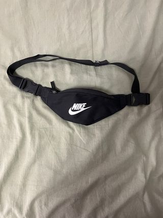 Riñonera Nike Negra