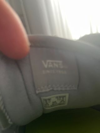 Sapatilhas Vans cinza e branco tam 42