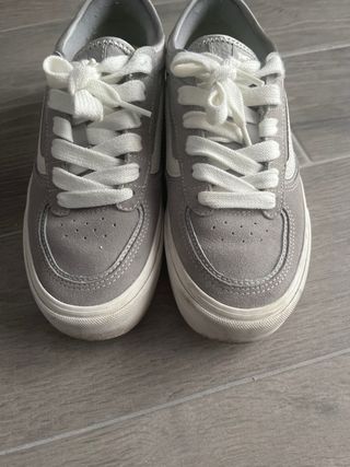 Sapatilhas Vans cinza e branco tam 42