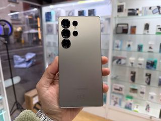 Samsung S25 Ultra 256gb 100% batteria naturale