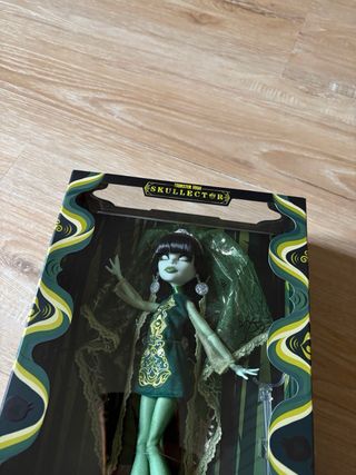Monster High Skullector Scarah Screams Doll