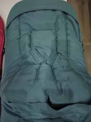 Lote 2 Sacos Bugaboo Fucsia y Azul petróleo.