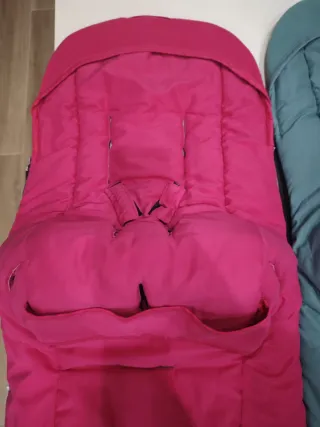 Lote 2 Sacos Bugaboo Fucsia y Azul petróleo.