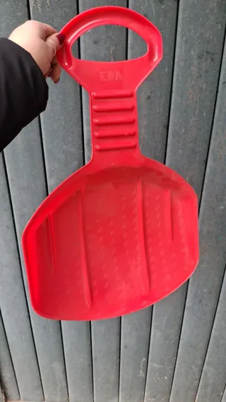 Paletta da neve rossa EDA