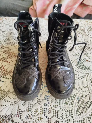 Botas negras de charol Zara Niña Talla 32