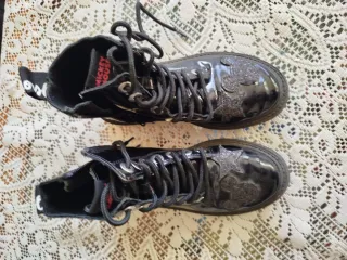 Botas negras de charol Zara Niña Talla 32