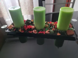 Centro de mesa bandeja con 3 velas verdes