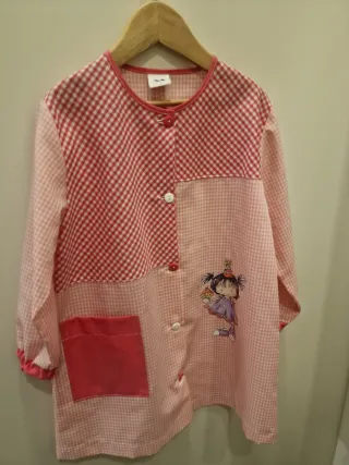 Bata infantil cuadros rosa