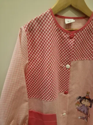 Bata infantil cuadros rosa