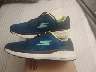 Zapatillas Skechers GORUN Azul/verde