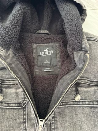 Chaqueta Hollister Gris con Capucha