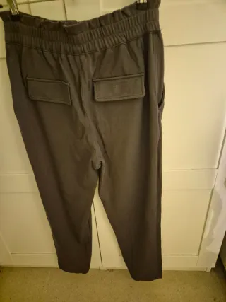 Pantalón Zara Talla S Verde
