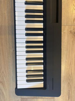 Teclado digital Yahama P-145 negro