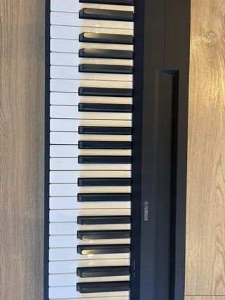 Teclado digital Yahama P-145 negro