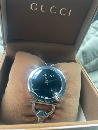 Reloj Gucci Negro y Plateado