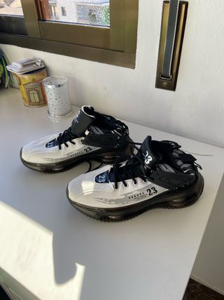 Sneakers sportive per bambini taglia 40