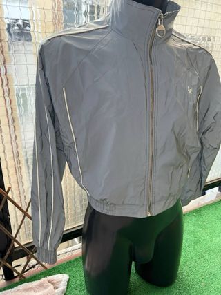 Chaqueta Bershka gris talla M