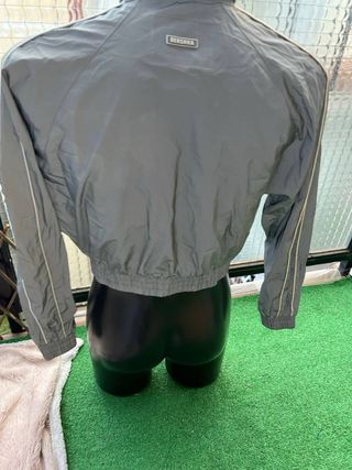 Chaqueta Bershka gris talla M