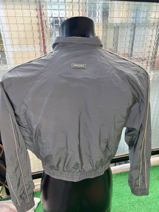 Chaqueta Bershka gris talla M