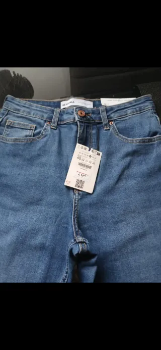 Pantalón vaquero Bershka azul talla L