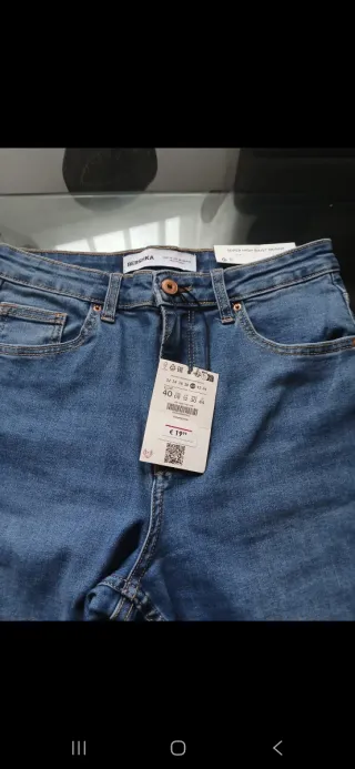 Pantalón vaquero Bershka azul talla L