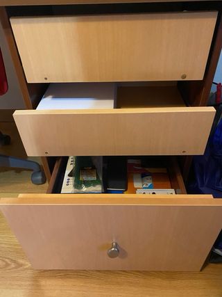 Mesa de escritorio madera y metal