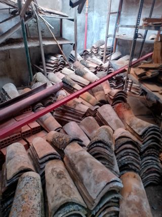 Teja cerámica antigua