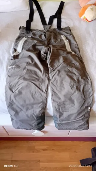Pantalón de esquí con tirantes, talla 10