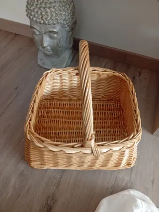 Cestas mimbre y tela para regalos boda