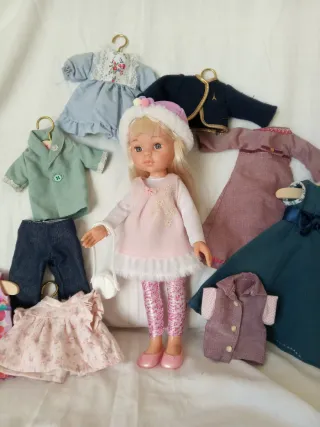 Muñeca imitación Paola Reina con ropa