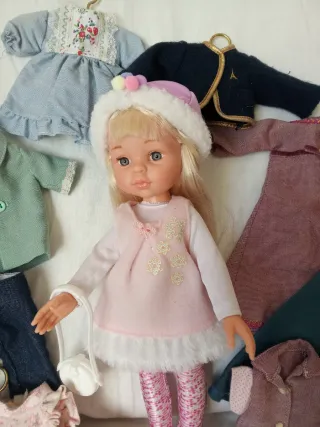 Muñeca imitación Paola Reina con ropa
