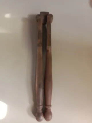 Antiguo Cascanueces de Metal