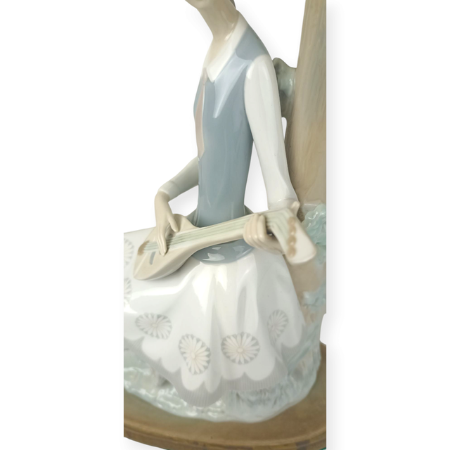 Lladró porcelana lámpara de mesa con chica tocando la mandolina