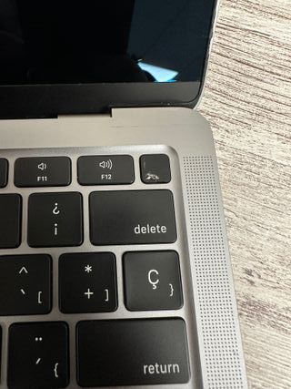 MacBook Air 13" 2020 i5 8gb 500gb SSD