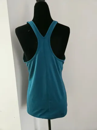 Camiseta deportiva Under Armour verde